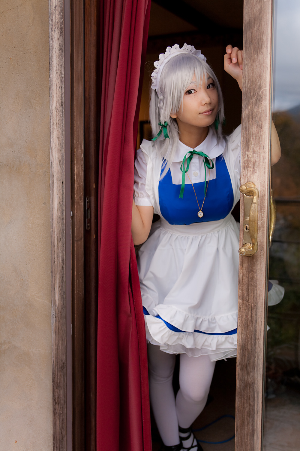 cosplay美女套图 c77 Sakuya Izayoi　白丝假发扮相(1)